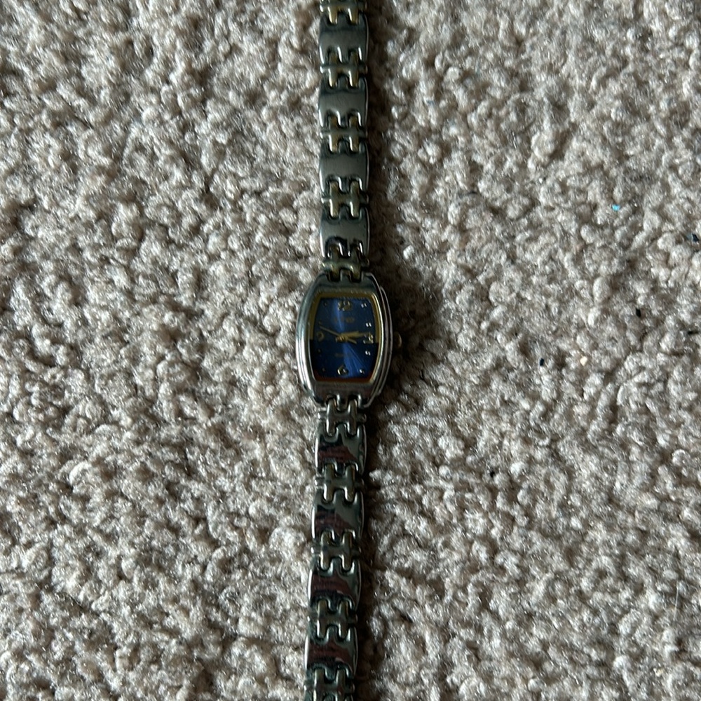 LTD women’s vintage two tone‎ watch length shown in picture